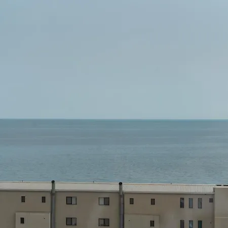 Panoramic Seafront Escape Floor 10 *